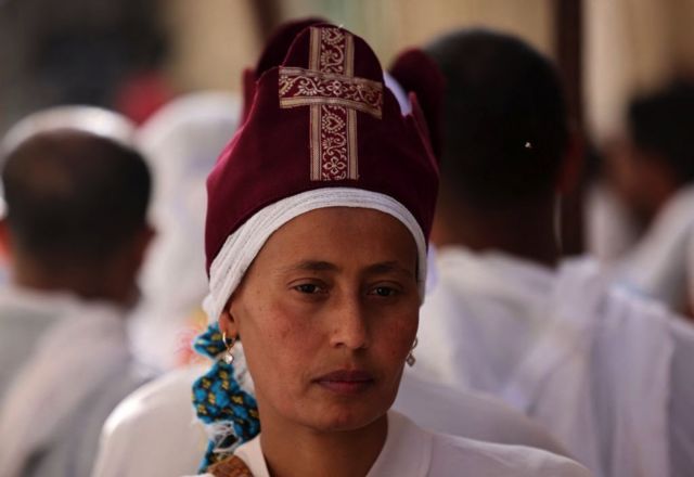 زياح درب الصليب يوم الجمعة العظيمة في القدس لأتباع كنيسة التوحيد الأرثوذكسية الإثيوبية