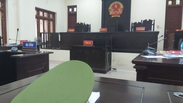 Tòa ở Việt Nam