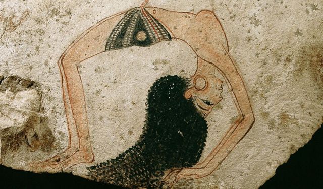 Una bailarina acrobática en una elegante pose en una ostraca, fragmentos que los artistas los usaban para hacer bocetos o grafitis. Egipto, la XVIII dinastía del Antiguo Egipto, c 1280 a.C.