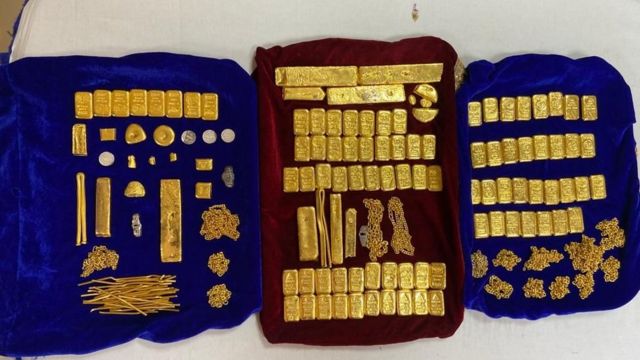 தங்கம் கடத்தல்