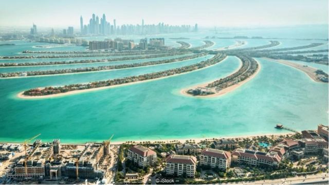 Dubai đã có những công trình phức hợp được xây dựng trên đảo nhân tạo vươn ra biển