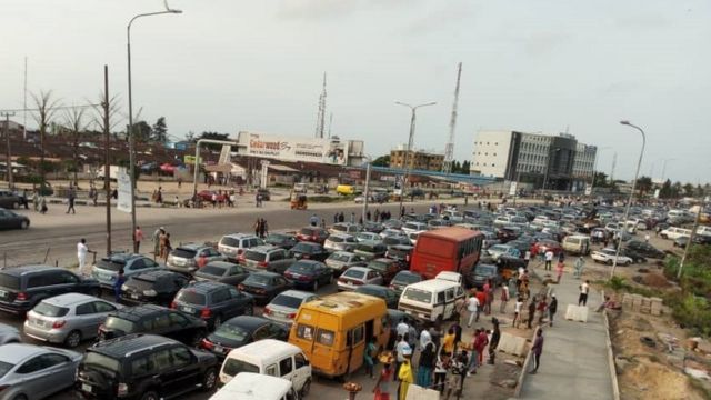 Lekki-Epe expressway: Why drivers and conductors vex block am on Sunday -  BBC News Pidgin