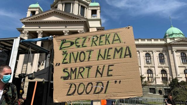 Životna sredina i protesti u Srbiji: „Počeo je ekološki ustanak - bez vode nema slobode" - BBC News na srpskom