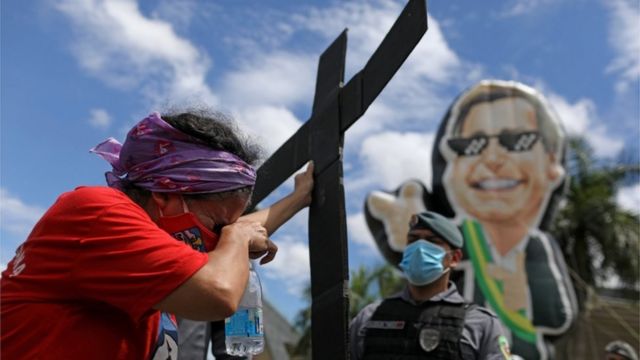 Protesto em Manaus contra atuação de Bolsonaro na pandemia