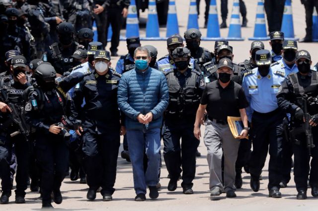 Juan Orlando Hernández Former Honduran President Extradited To The Us To Face Drug Trafficking