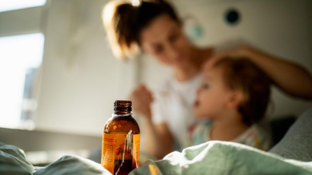 சளி, இருமல் மருந்துகளால் குழந்தைகளுக்கு ஆபத்தா?