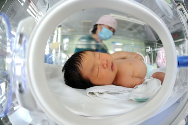 Çin'de 1 Ocak 2024'te doğan bir bebek