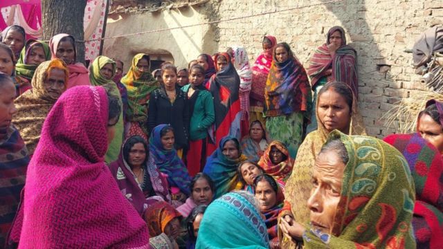 उत्तर प्रदेश राज्यको गाजीपुरका स्थानीयहरू शोकमा डुबेका छन्