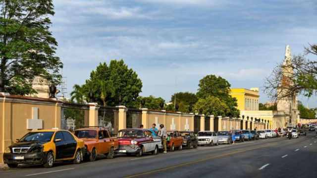 fila de carros