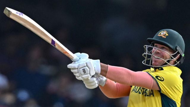 வார்னர், மார்ஷ் அதிரடி சதம்: பாகிஸ்தானை பிழியும் ஆஸ்திரேலியா