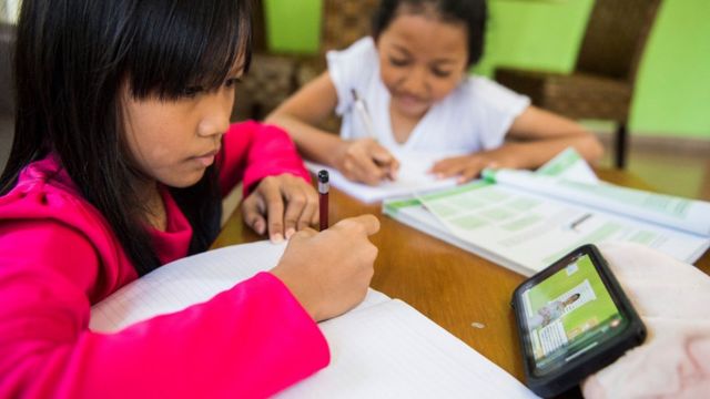 Virus Corona Tak Semua Pengajar Siswa Siap Terapkan Sekolah Di Rumah Bbc News Indonesia