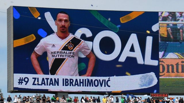 Ogba bọọlụ Zlatan Ibrahimovic