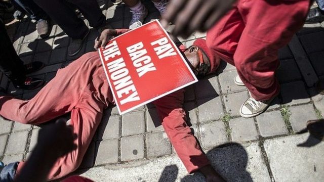 Viongozi wa upinzani walimkabili mahakamani na kupitia maandamano