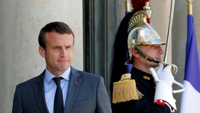 Overseas French back Macron movement in first round of voting