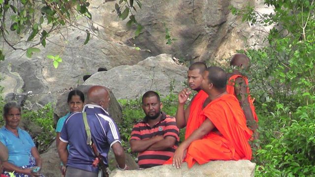 சிவில் உரையில் ஆயுதம் தாங்கியோர் பாதுகாப்பு வழங்கினர்