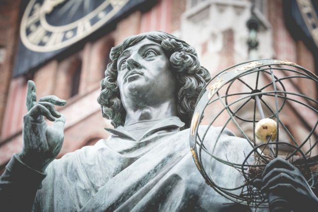 Monument à Nicolaus Copernic en Pologne.