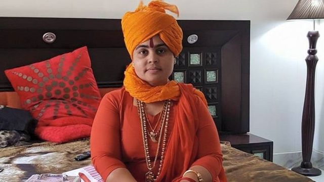 দেবা ঠাকুর: ভারতের সবচেয়ে বিতর্কিত হিন্দু সাধ্বী