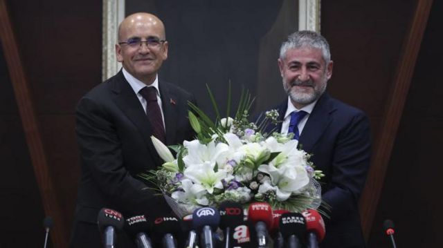 Mehmet Şimşek ve Nurettin Nebati 