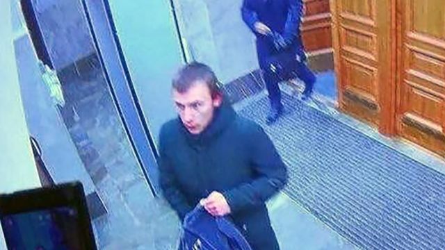 Кадр с камер наблюдения в здании управления ФСБ по Архангельской области