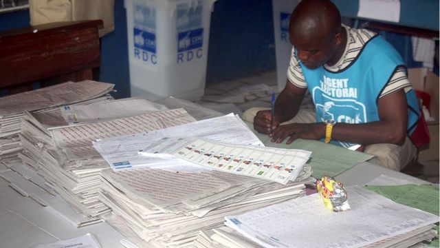 Un agent de la Céni de la RDC