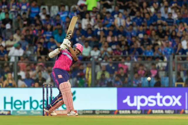 மும்பை இந்தியன்ஸ் வெற்றி