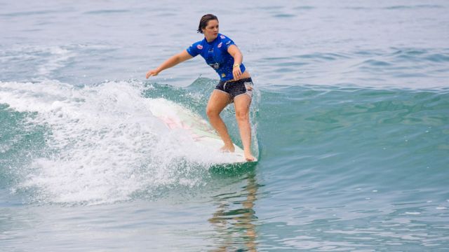 Passei 28 horas nadando em mar aberto para salvar minha vida' - BBC News  Brasil