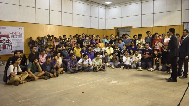 தூய்மை இந்தியா திட்டத்திற்காக சென்னை ஐஐடி மாணவர்கள்