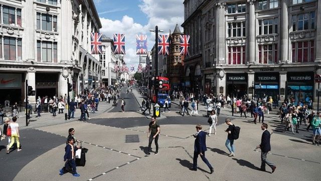 London's Oxford Circus Is Kicking Out Cars - Bloomberg