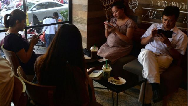 Người đọc có thể tự mình xác định được tin nào là giả trên Facebook hay không? (Ảnh chỉ có tính minh họa)