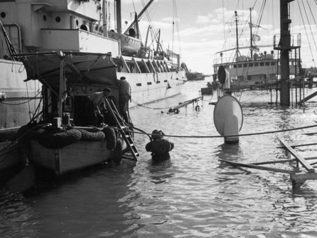 Après avoir perdu la "guerre des six jours", l'Égypte a bloqué le canal en coulant des navires à ses extrémités.