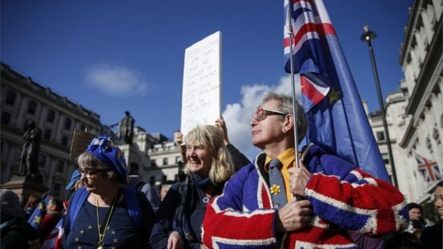 Britânicos protestam em Londres