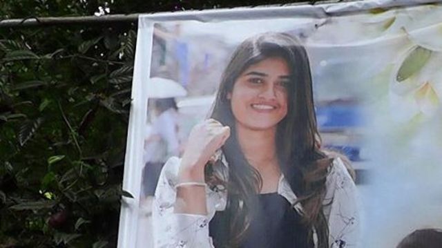 உணவு ஒவ்வாமை காரணமாக ஏற்பட்ட திடீர் சுகயீனத்தினால் 21 வயதான சமோதி மருத்துவமனையில் சேர்க்கப்பட்டுள்ளார்