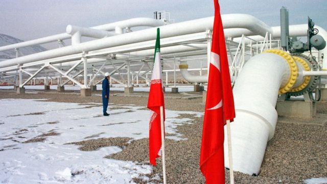 افتتاح خط لوله انتقال گاز ایران به ترکیه در سال ۱۳۸۱