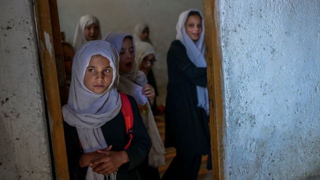 Niñas en una escuela segregada por género en Kabul, el 15 de septiembre de 2021.
