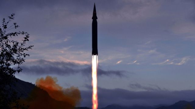북한 극 초음속 미사일