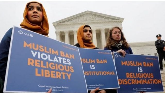 مخالفان حکم آ‏ن را به علیه اقلیت مسلمان تبعیض آمیز می دانند