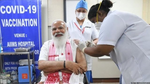 कोरोना वैक्सीन लगने के बाद भी क्यों बढ़ रहे हैं भारत में मामले?