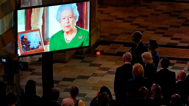 Участники климатического саммита в Глазго смотрят обращение королевы