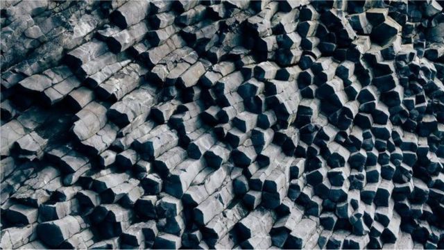 பூமிக்கு அடியில் உள்ள மலைகள்