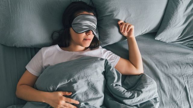 Cuál es el número ideal de horas que hay que dormir al día (y de qué  manera) - BBC News Mundo