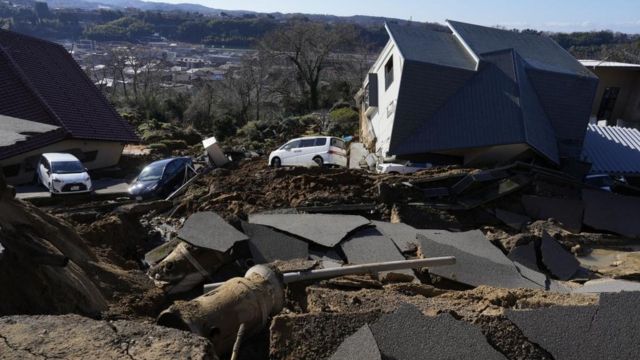 金沢市内で道路や家屋が破壊された（2日）