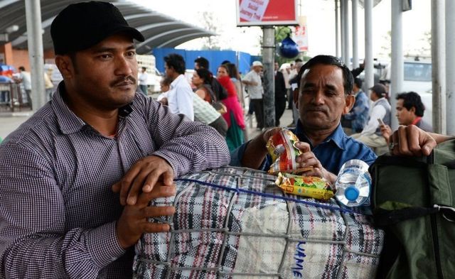 वैदेशिक रोजगारीबाट फर्किएका नेपाली कामदार