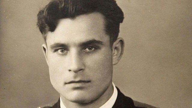 Foto em preto e branco de Vasili Arkhipov