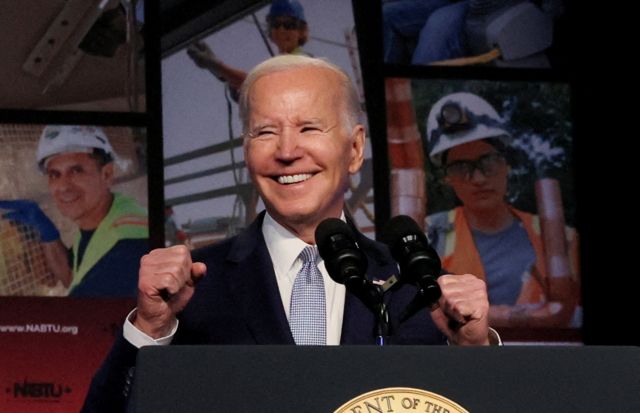O presidente Joe Biden, que acaba de anunciar sua campanha de reeleição para presidente, discursa na Conferência Legislativa dos Sindicatos de Construção da América do Norte no Washington Hilton, Washington D.C, 