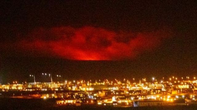 Фаградалсфьяль находится примерно в 30 км к юго-западу от Рейкьявика