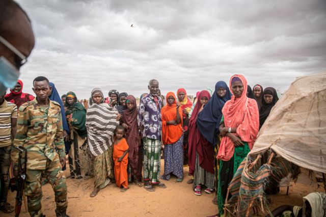 Somali'de 2022 Nisan'da yaşanan kuraklık nedeniyle çok sayıda kişi yaşadıkları yerlerden ayrılmak zorunda kaldı