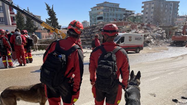 İspanya’dan deprem bölgesine gelen GIREcan itfaiye ekibi 