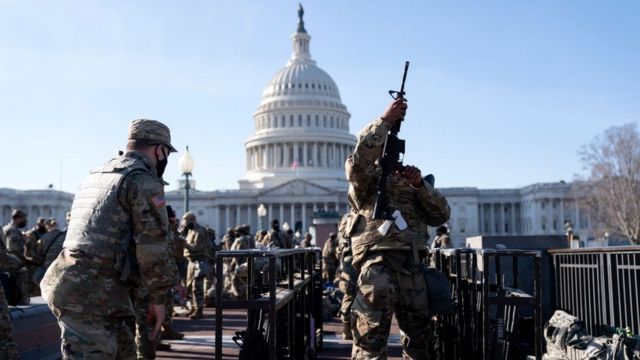 Toma de posesión de Biden: el excepcional dispositivo de seguridad que militarizó Washington (y por qué se teme un &quot;ataque interno&quot;) - BBC News Mundo