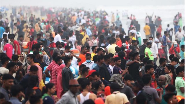 গত দুই দিনে কক্সবাজারে পর্যটকদের উপচে পড়া ভিড় ছিল।