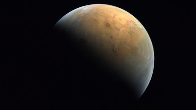 A picture of Mars, captured by Hope's EXI instrument